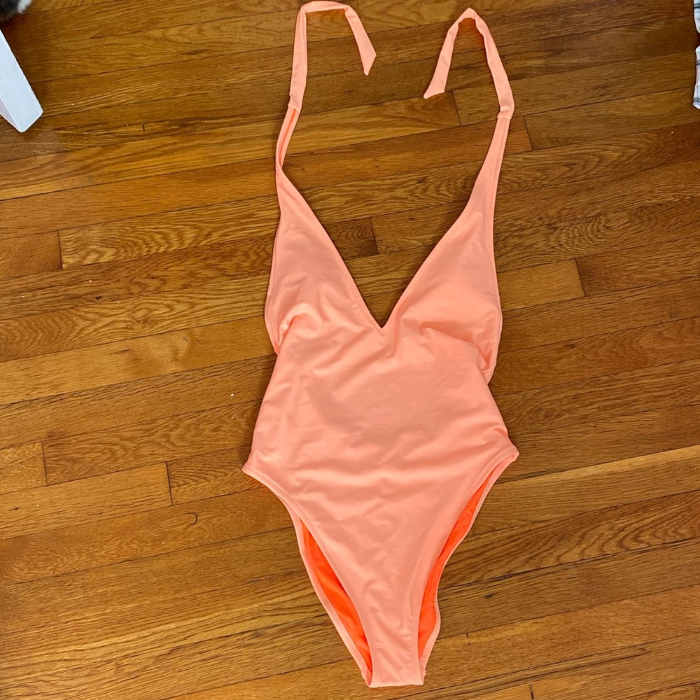 NWT Medium Tall Plunging V Swimsuit